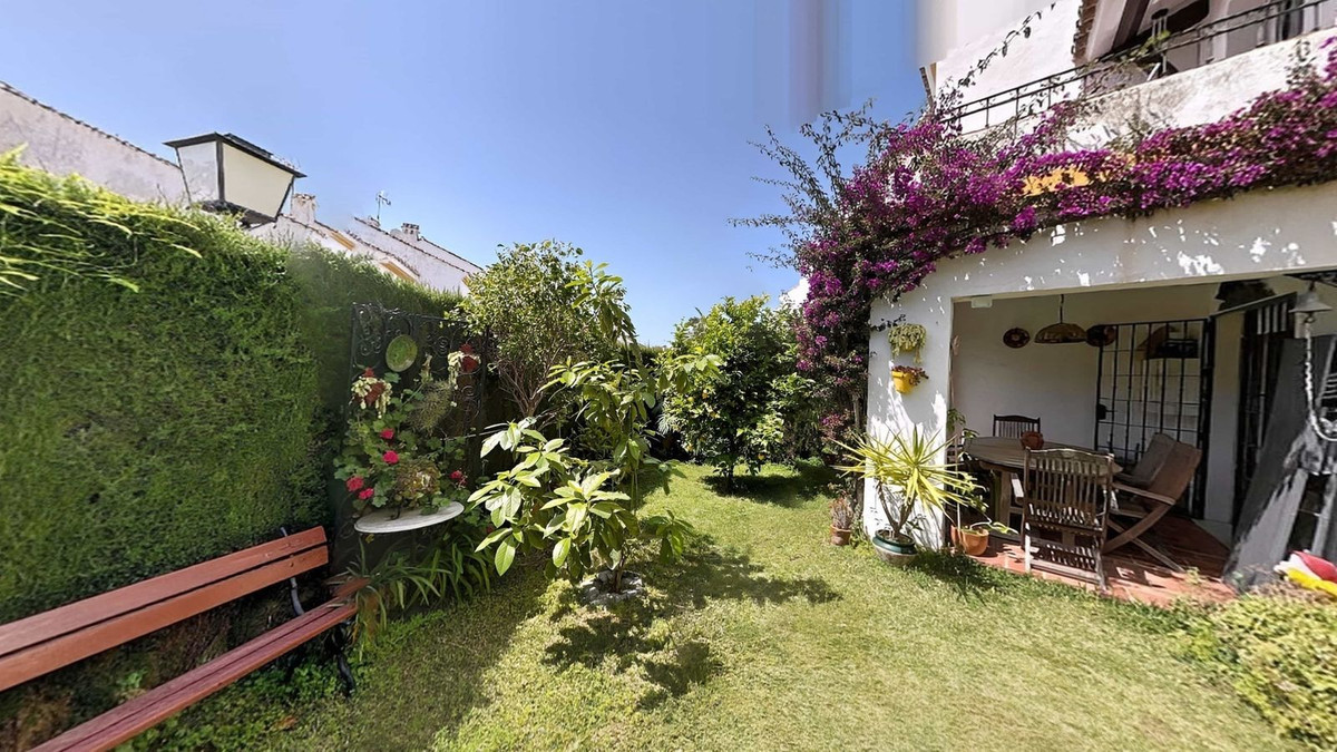 5 Bed Townhouse for sale in New Golden Mile Costa Del Sol, Málaga, Spain