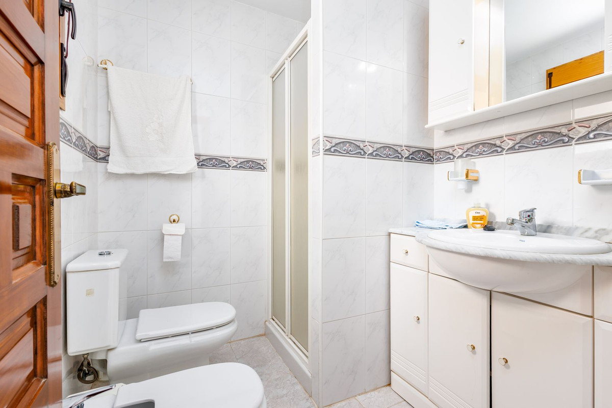 6 Bed Townhouse for sale in Alhaurín El Grande Costa Del Sol, Málaga, Spain