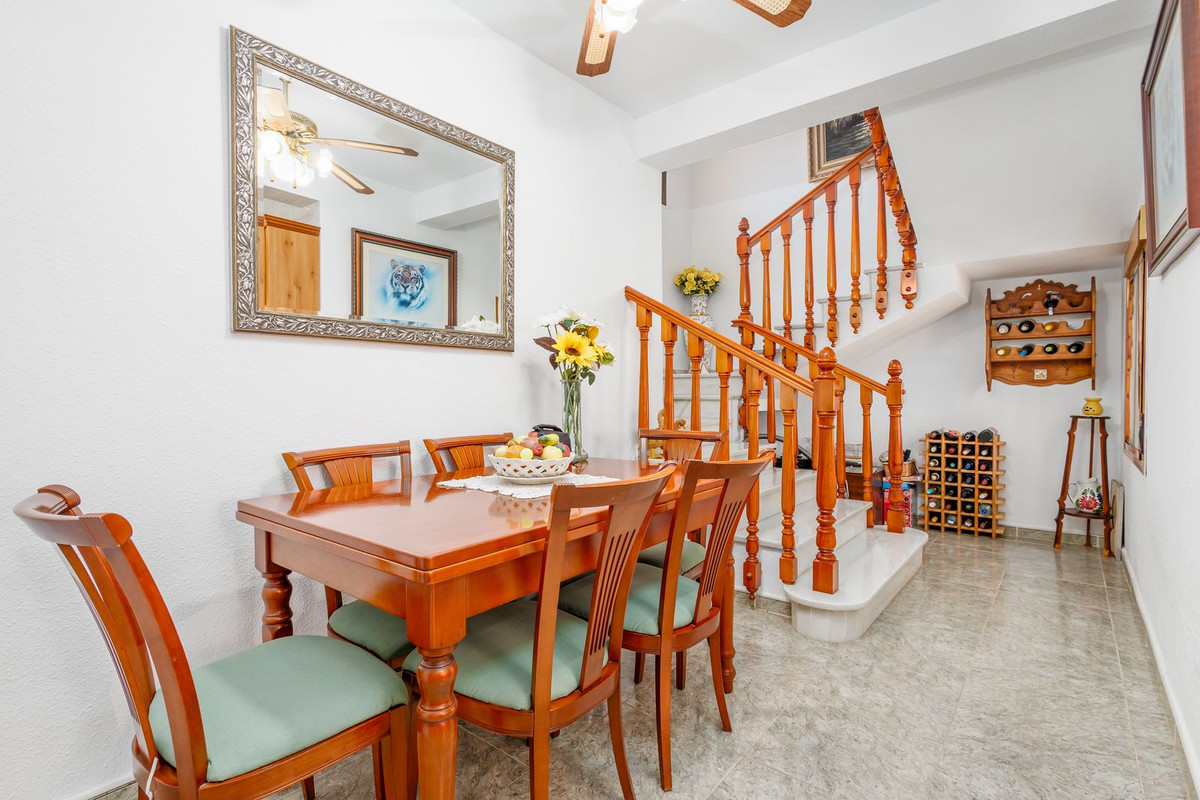 6 Bed Townhouse for sale in Alhaurín El Grande Costa Del Sol, Málaga, Spain