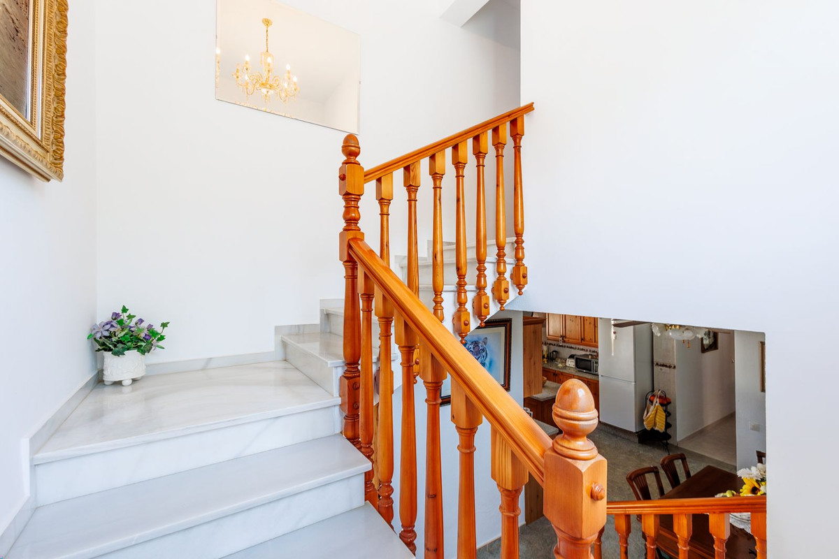 6 Bed Townhouse for sale in Alhaurín El Grande Costa Del Sol, Málaga, Spain