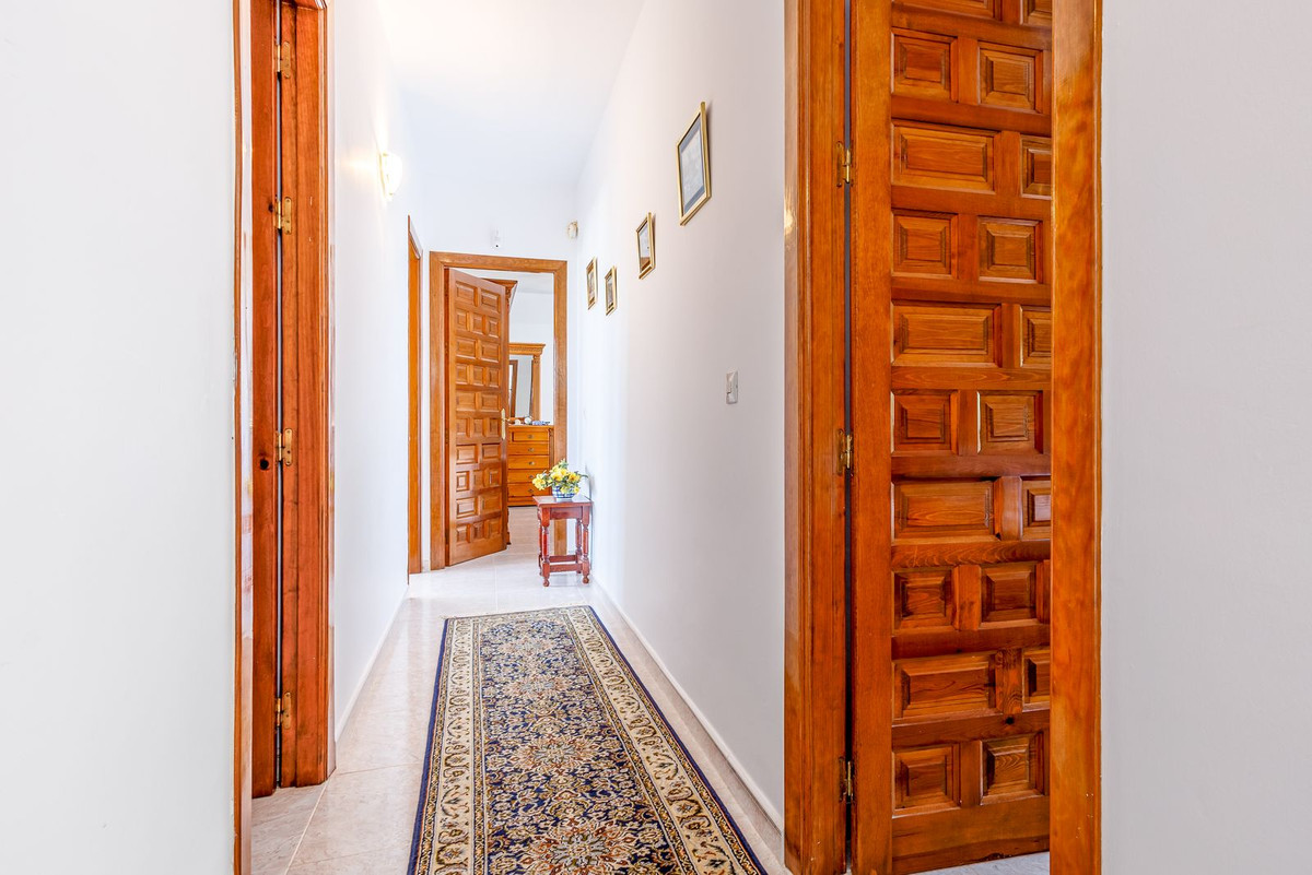 6 Bed Townhouse for sale in Alhaurín El Grande Costa Del Sol, Málaga, Spain