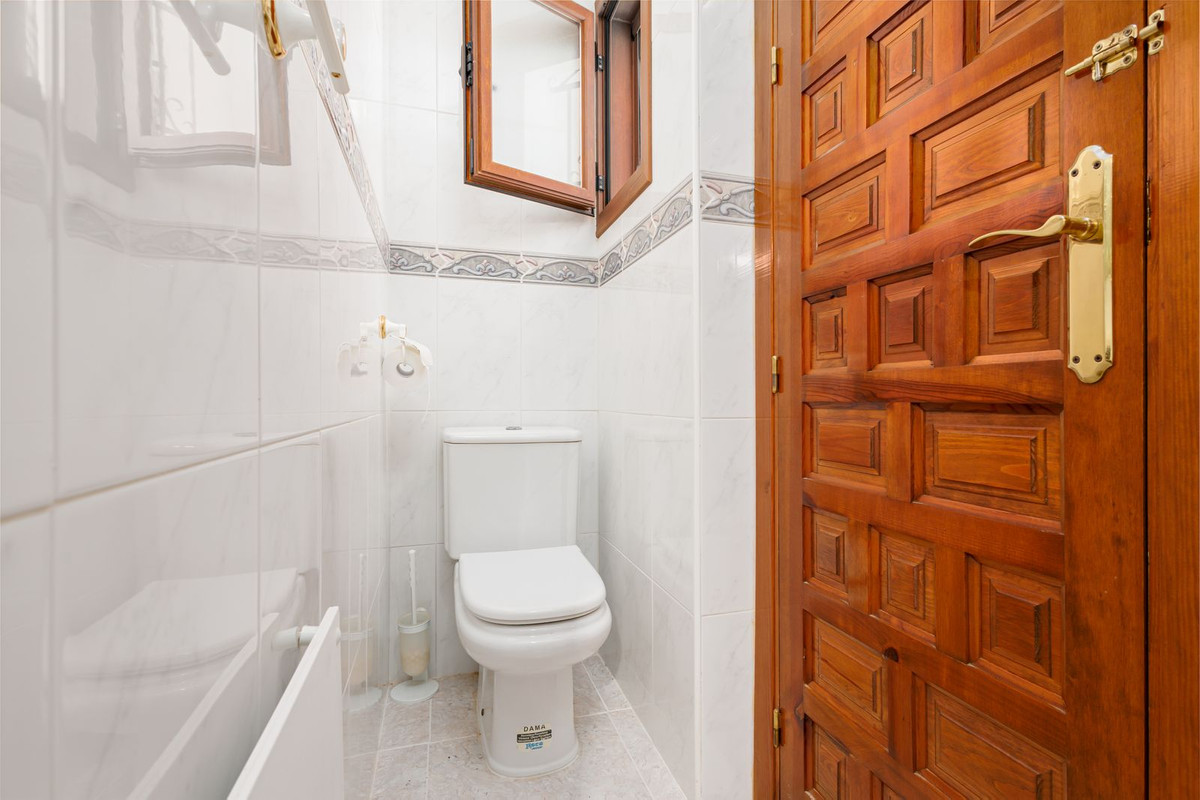 6 Bed Townhouse for sale in Alhaurín El Grande Costa Del Sol, Málaga, Spain