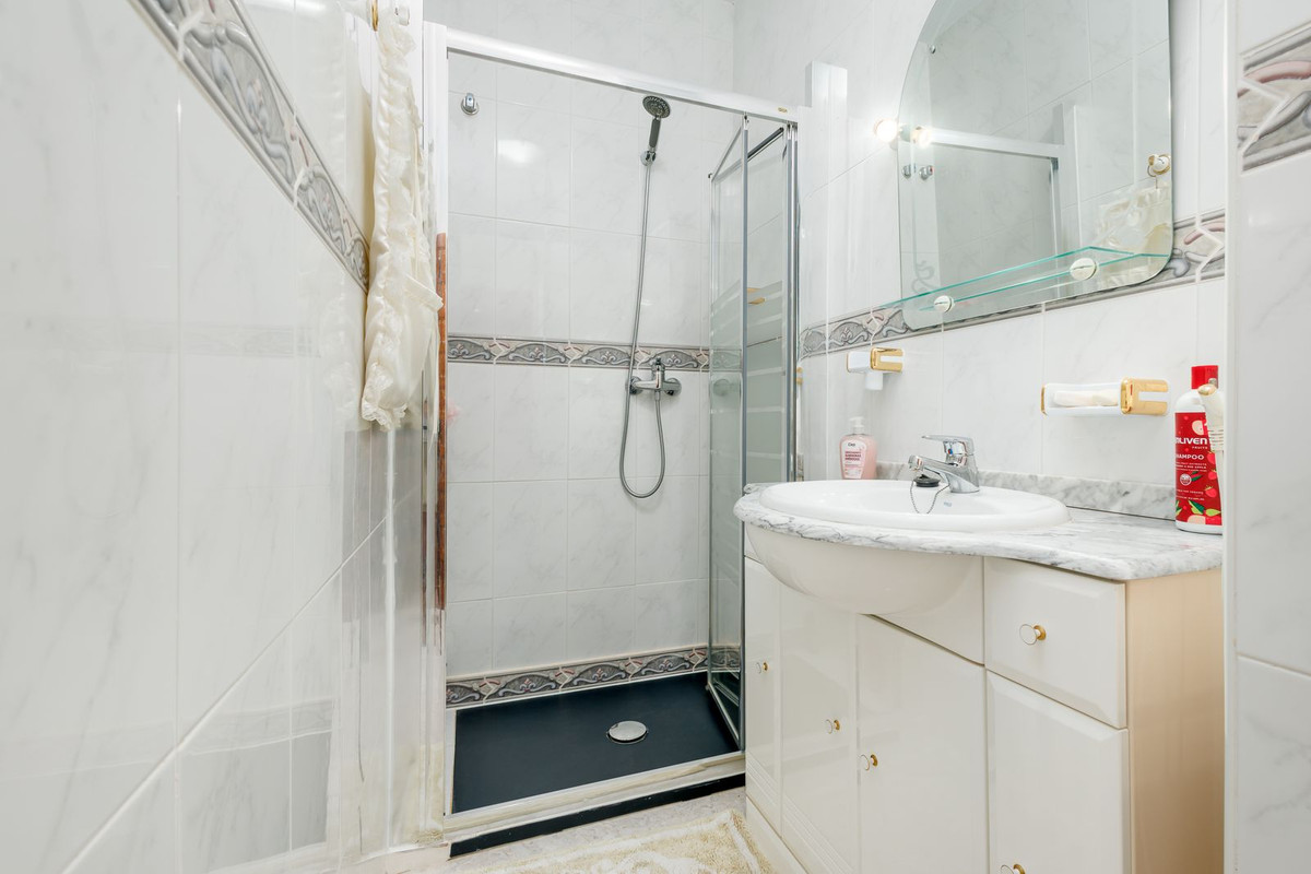 6 Bed Townhouse for sale in Alhaurín El Grande Costa Del Sol, Málaga, Spain