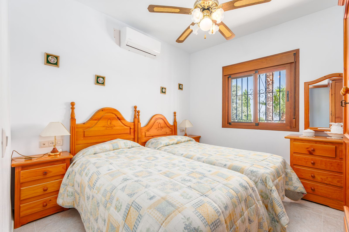 6 Bed Townhouse for sale in Alhaurín El Grande Costa Del Sol, Málaga, Spain
