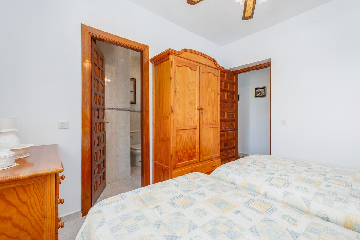 6 Bed Townhouse for sale in Alhaurín El Grande Costa Del Sol, Málaga, Spain