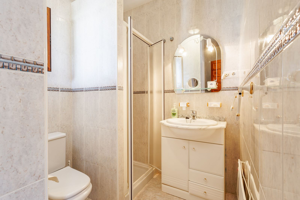 6 Bed Townhouse for sale in Alhaurín El Grande Costa Del Sol, Málaga, Spain