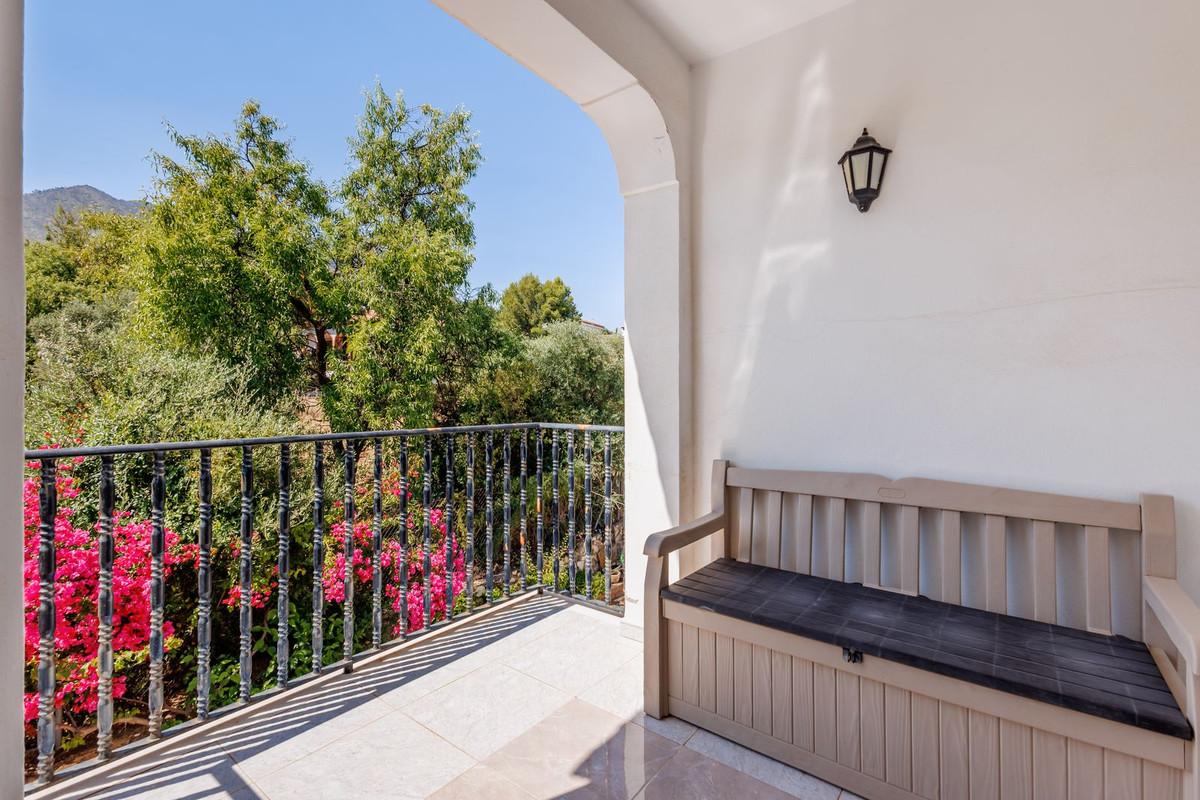6 Bed Townhouse for sale in Alhaurín El Grande Costa Del Sol, Málaga, Spain