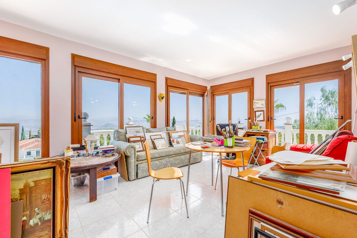 6 Bed Townhouse for sale in Alhaurín El Grande Costa Del Sol, Málaga, Spain