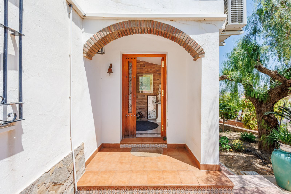 6 Bed Townhouse for sale in Alhaurín El Grande Costa Del Sol, Málaga, Spain