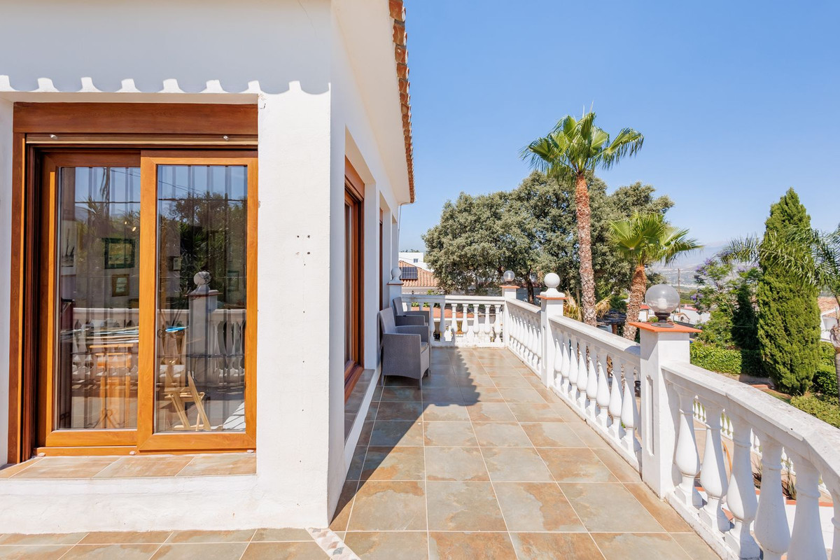 6 Bed Townhouse for sale in Alhaurín El Grande Costa Del Sol, Málaga, Spain