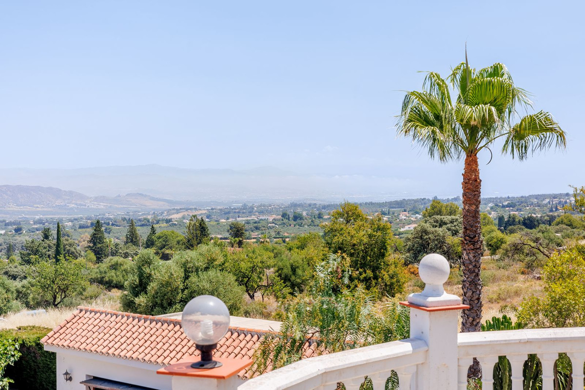 6 Bed Townhouse for sale in Alhaurín El Grande Costa Del Sol, Málaga, Spain