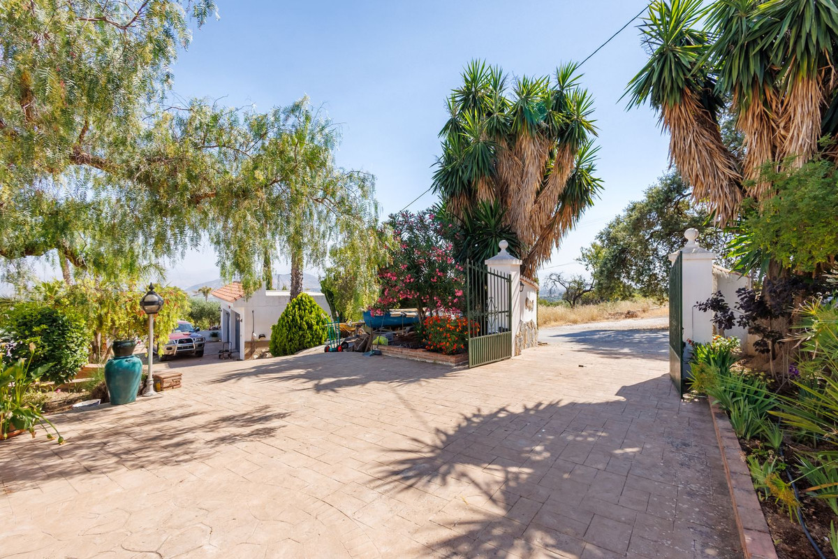 6 Bed Townhouse for sale in Alhaurín El Grande Costa Del Sol, Málaga, Spain