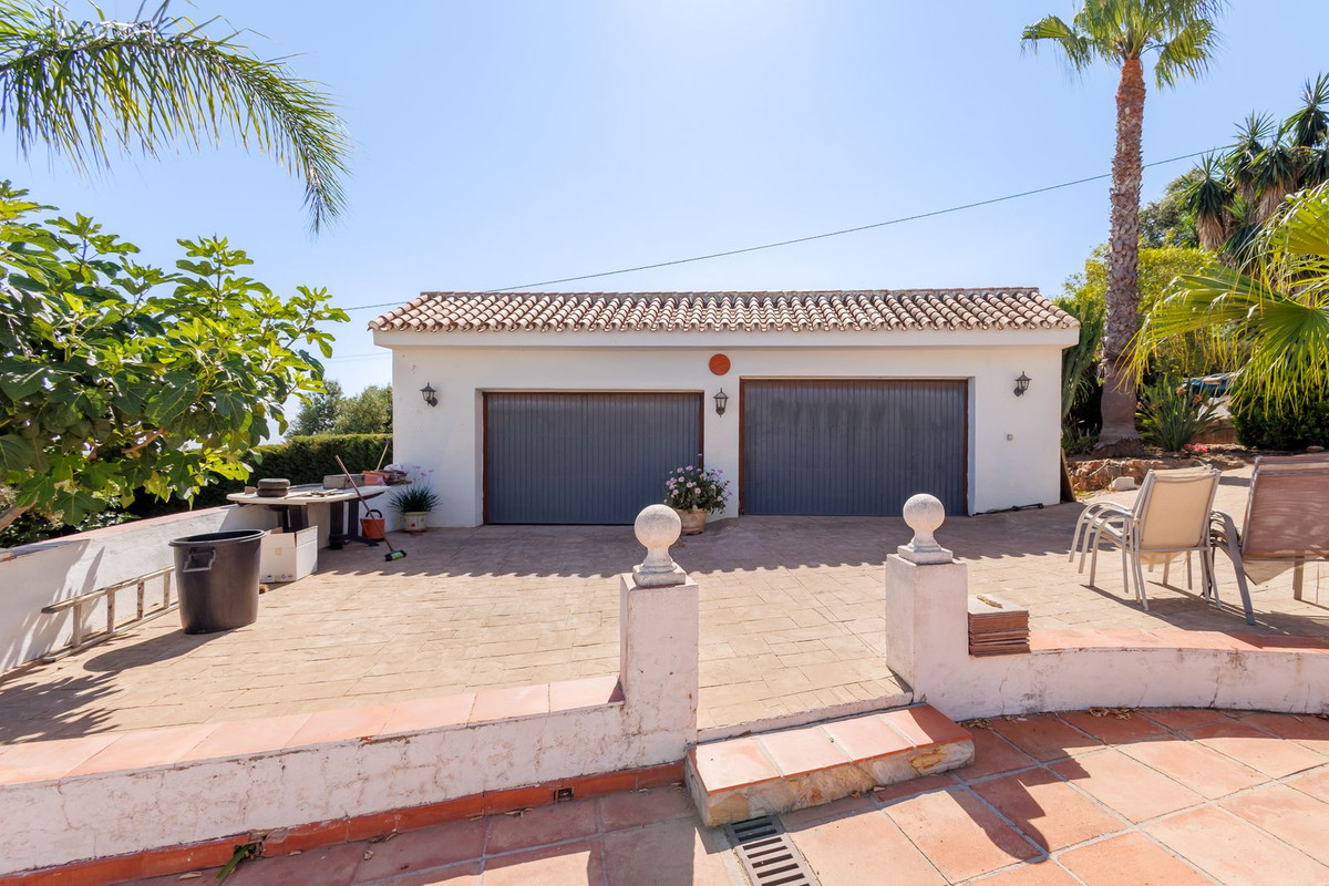 6 Bed Townhouse for sale in Alhaurín El Grande Costa Del Sol, Málaga, Spain