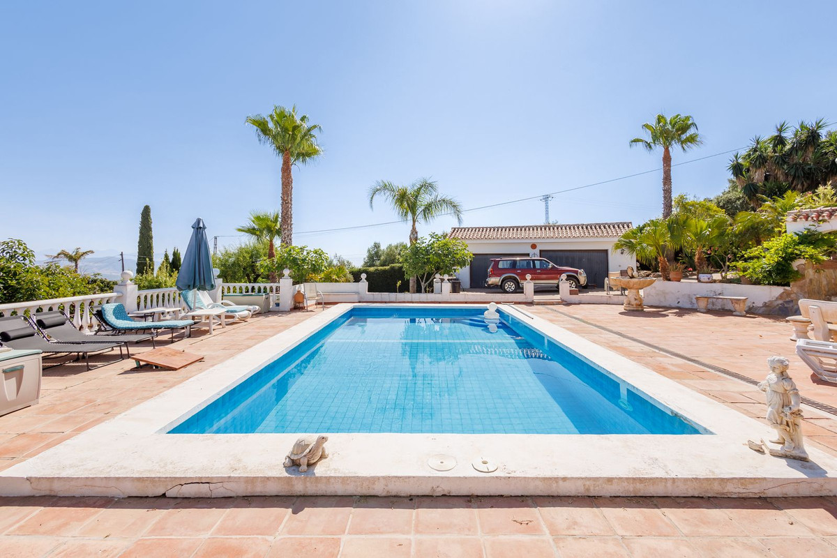 6 Bed Townhouse for sale in Alhaurín El Grande Costa Del Sol, Málaga, Spain