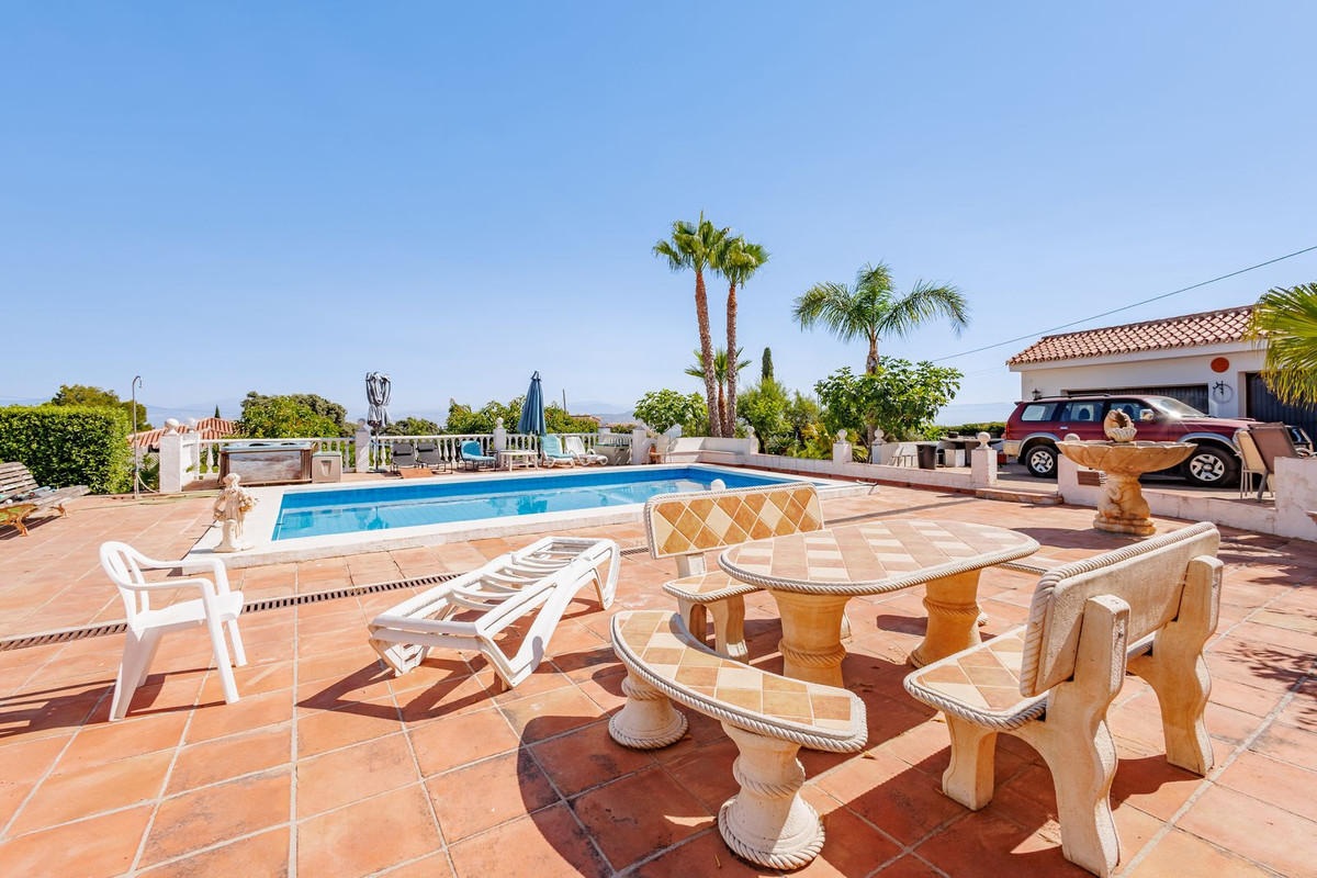 6 Bed Townhouse for sale in Alhaurín El Grande Costa Del Sol, Málaga, Spain