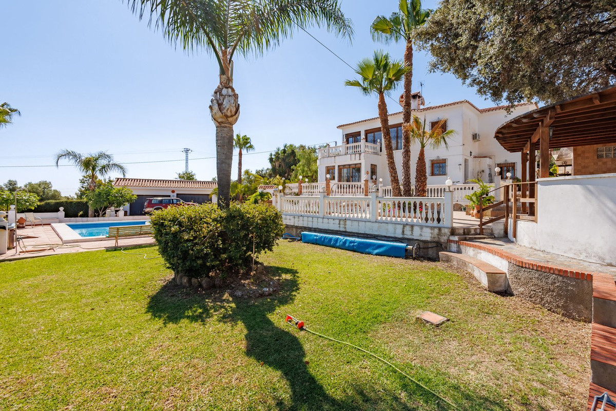 6 Bed Townhouse for sale in Alhaurín El Grande Costa Del Sol, Málaga, Spain