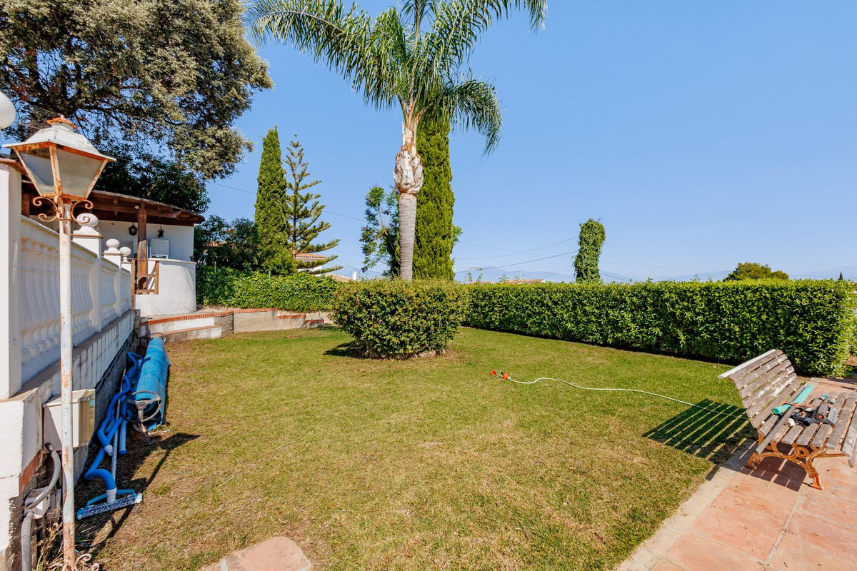 6 Bed Townhouse for sale in Alhaurín El Grande Costa Del Sol, Málaga, Spain