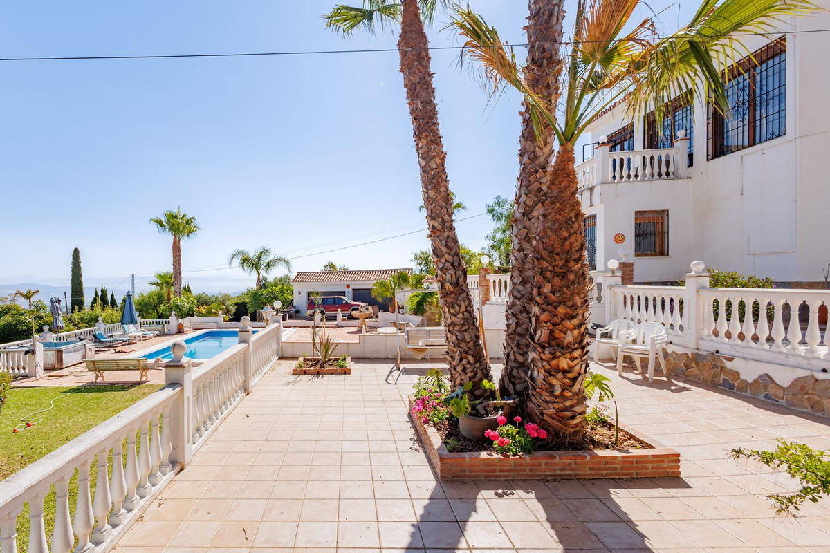 6 Bed Townhouse for sale in Alhaurín El Grande Costa Del Sol, Málaga, Spain