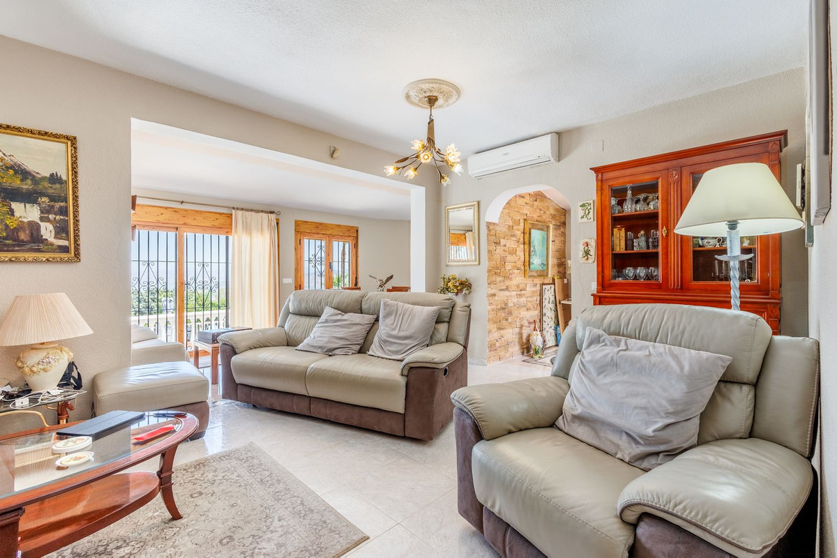 6 Bed Townhouse for sale in Alhaurín El Grande Costa Del Sol, Málaga, Spain