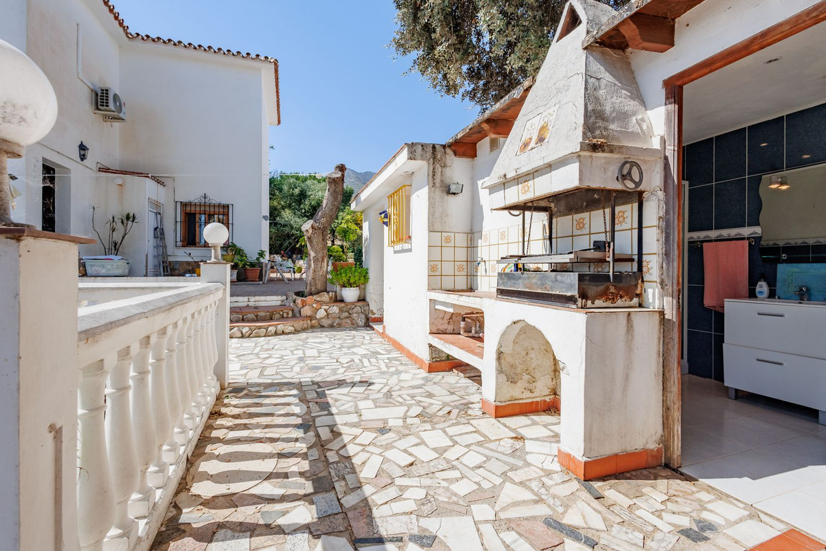 6 Bed Townhouse for sale in Alhaurín El Grande Costa Del Sol, Málaga, Spain