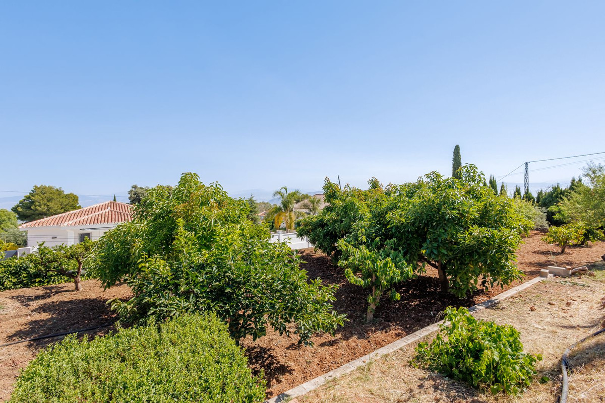 6 Bed Townhouse for sale in Alhaurín El Grande Costa Del Sol, Málaga, Spain