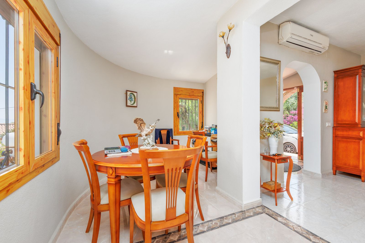 6 Bed Townhouse for sale in Alhaurín El Grande Costa Del Sol, Málaga, Spain