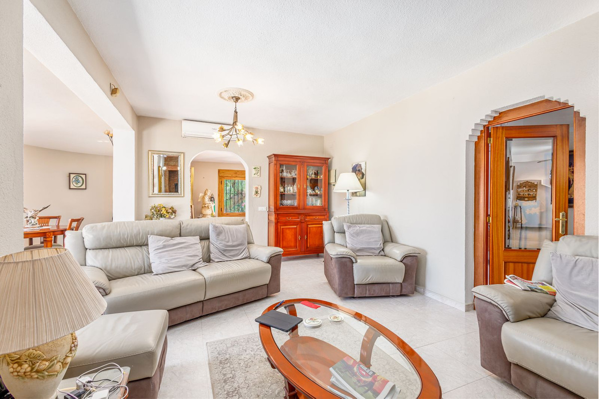 6 Bed Townhouse for sale in Alhaurín El Grande Costa Del Sol, Málaga, Spain
