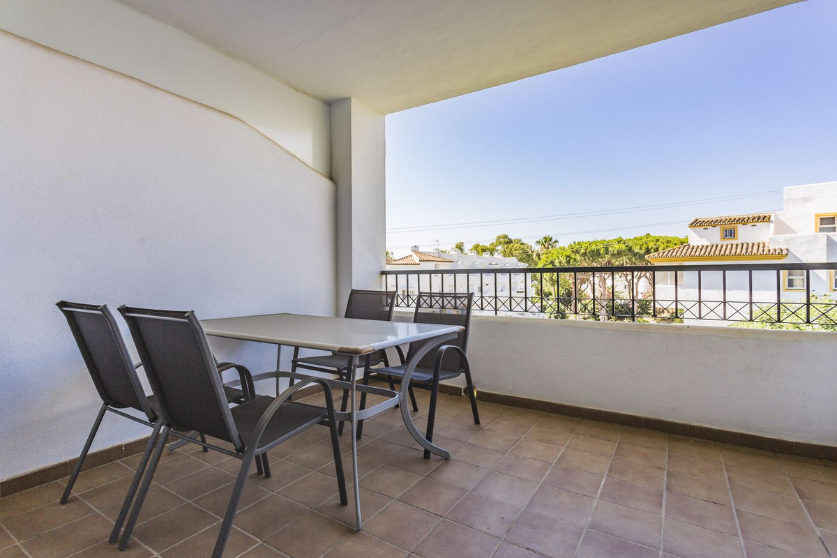 2 Bed Apartment for sale in Calahonda Costa Del Sol, Málaga, Spain