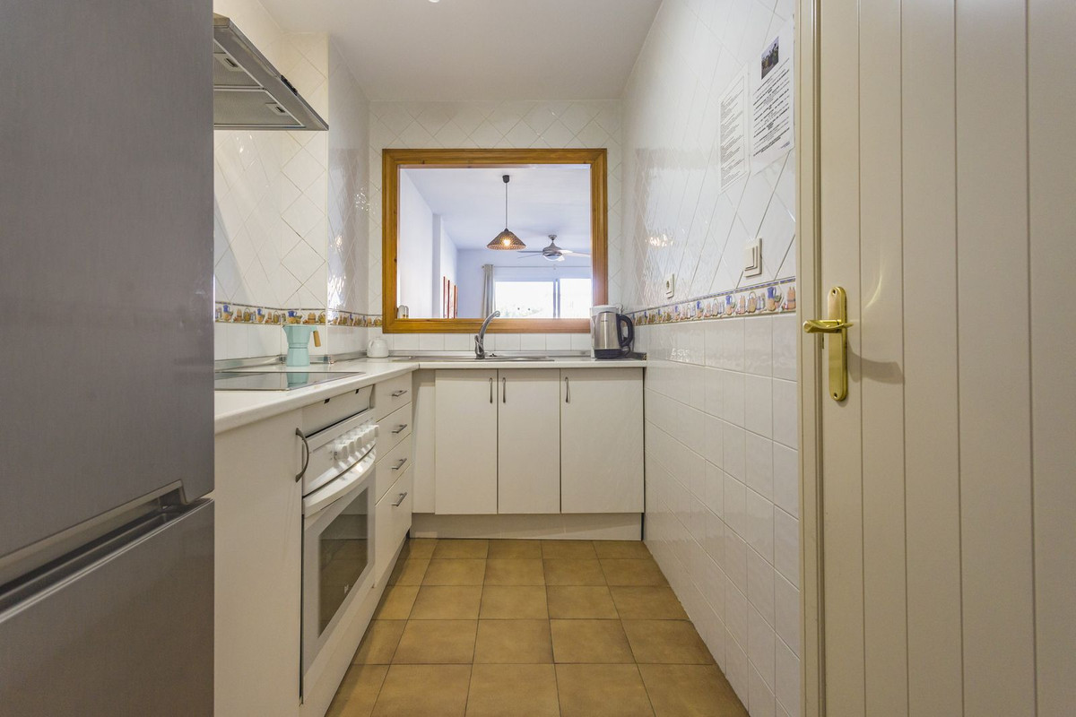 2 Bed Apartment for sale in Calahonda Costa Del Sol, Málaga, Spain