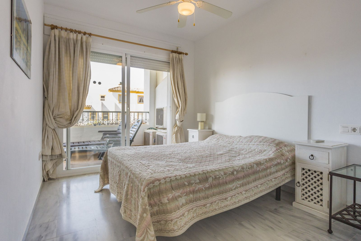 2 Bed Apartment for sale in Calahonda Costa Del Sol, Málaga, Spain