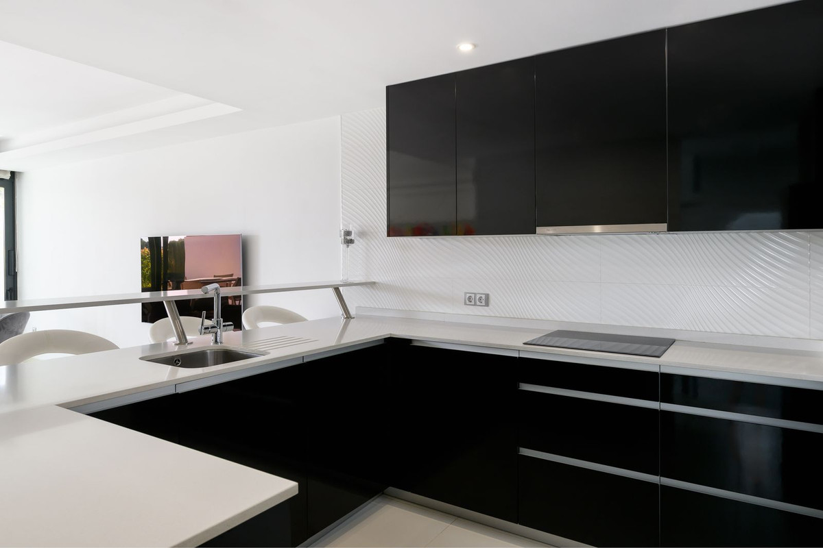 3 Bed Townhouse for sale in The Golden Mile Costa Del Sol, Málaga, Spain