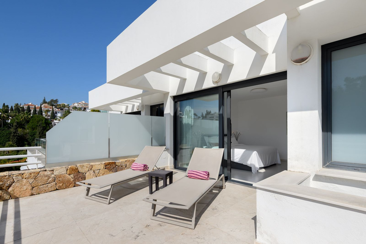 3 Bed Townhouse for sale in The Golden Mile Costa Del Sol, Málaga, Spain