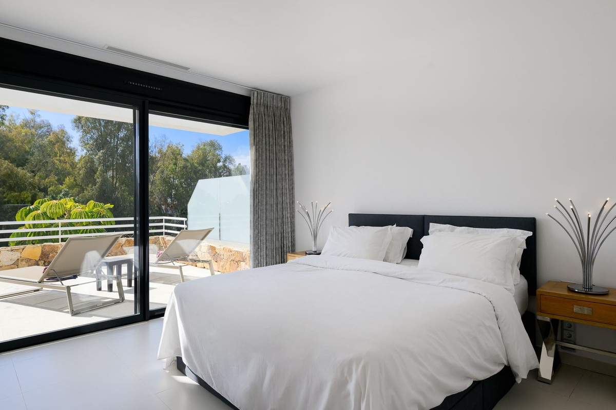 3 Bed Townhouse for sale in The Golden Mile Costa Del Sol, Málaga, Spain