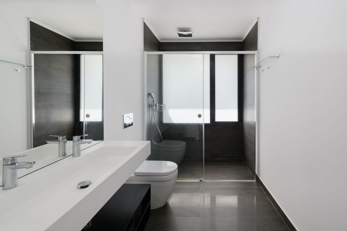 3 Bed Townhouse for sale in The Golden Mile Costa Del Sol, Málaga, Spain