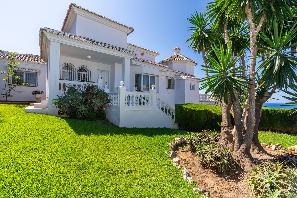 4 Bed Townhouse for sale in El Chaparral Costa Del Sol, Málaga, Spain