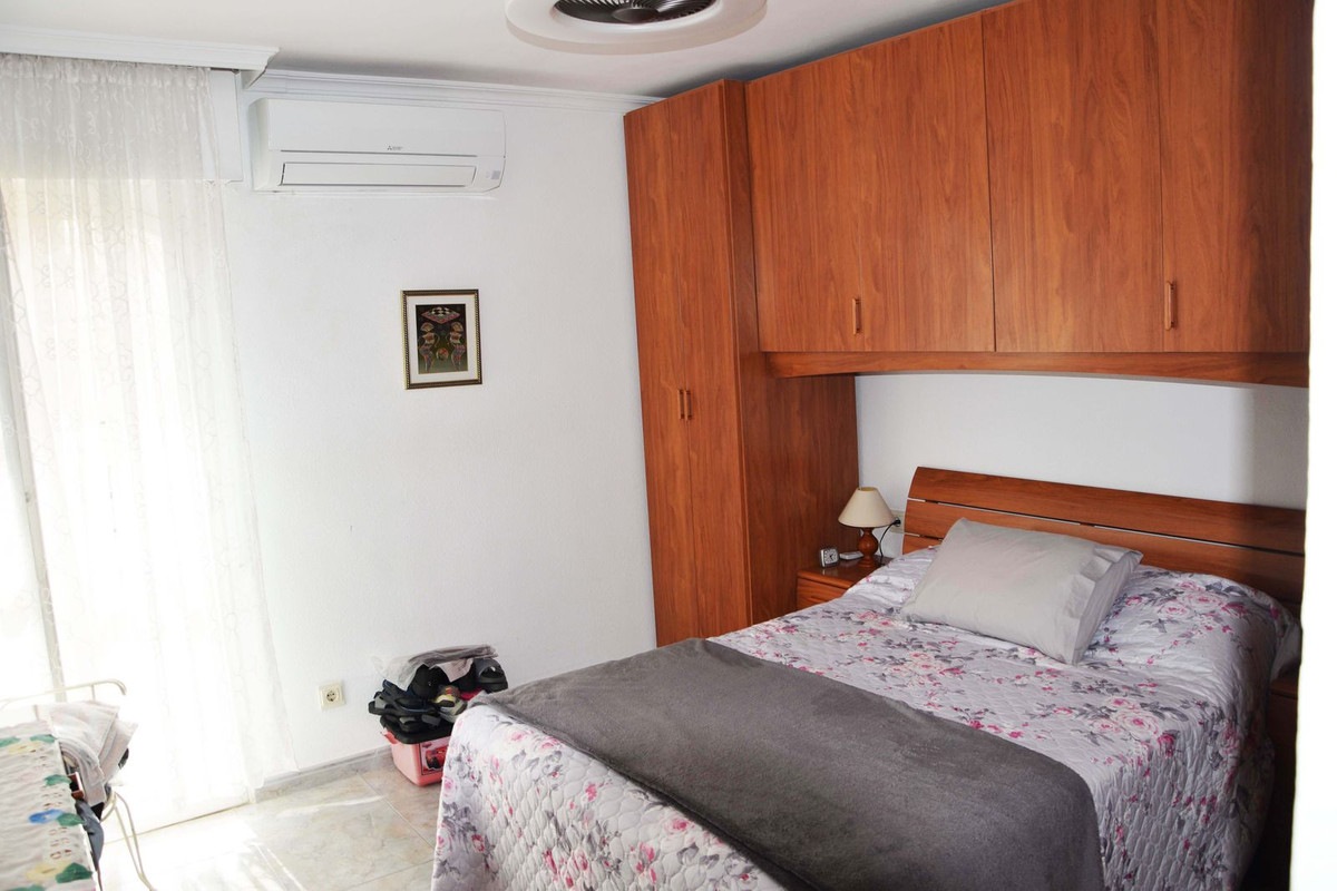 4 Bed Apartment for sale in Fuengirola Costa Del Sol, Málaga, Spain