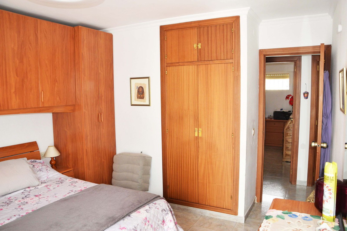 4 Bed Apartment for sale in Fuengirola Costa Del Sol, Málaga, Spain