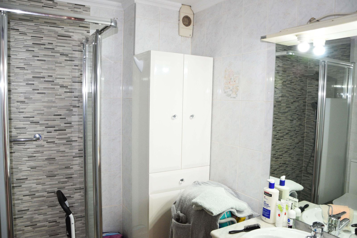 4 Bed Apartment for sale in Fuengirola Costa Del Sol, Málaga, Spain