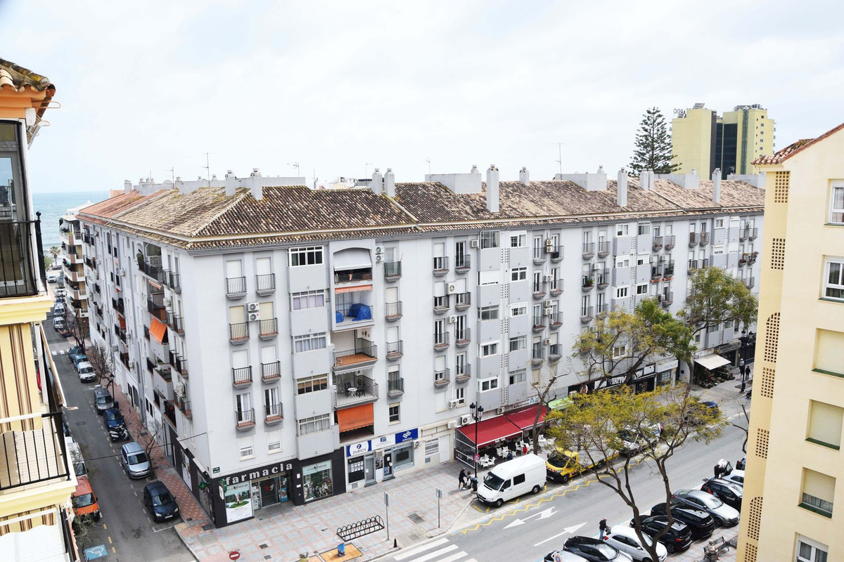 4 Bed Apartment for sale in Fuengirola Costa Del Sol, Málaga, Spain
