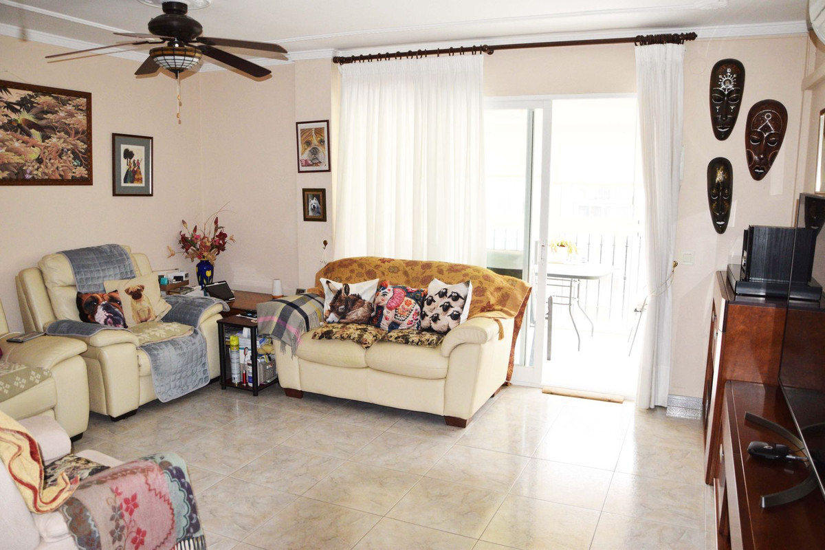 4 Bed Apartment for sale in Fuengirola Costa Del Sol, Málaga, Spain