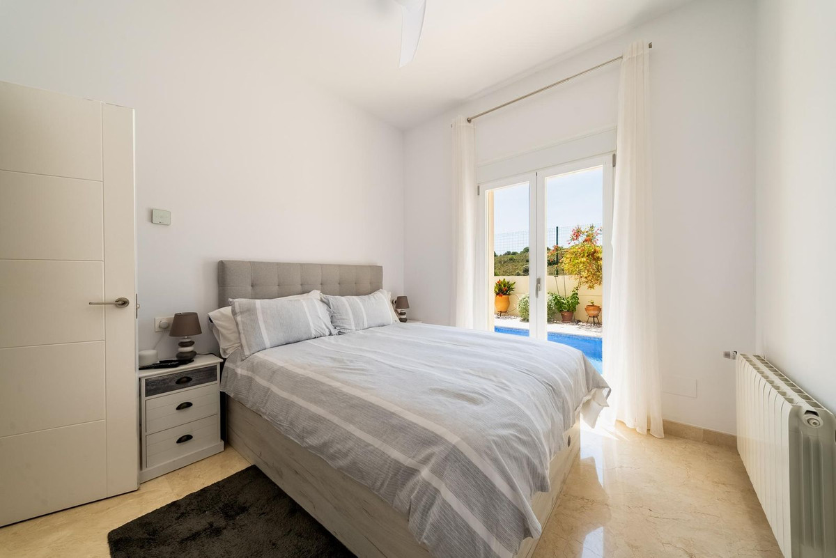 Se vende Villa - Chalet de 3 dormitorios en Costa Del Sol, Málaga, España