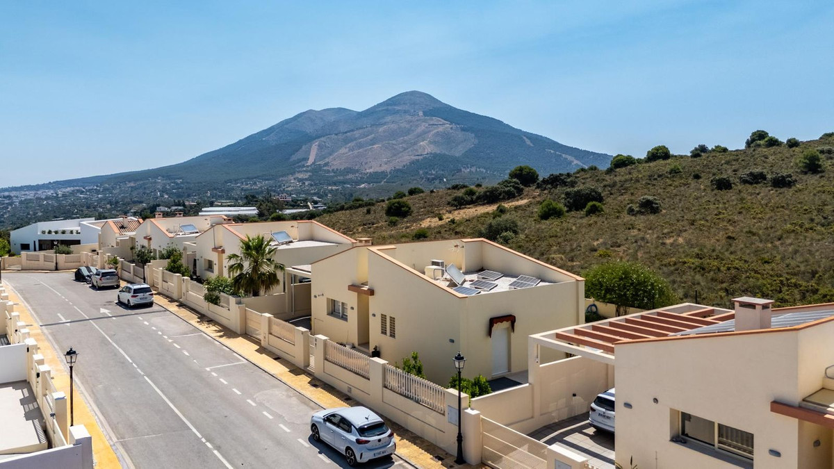 Se vende Villa - Chalet de 3 dormitorios en Costa Del Sol, Málaga, España