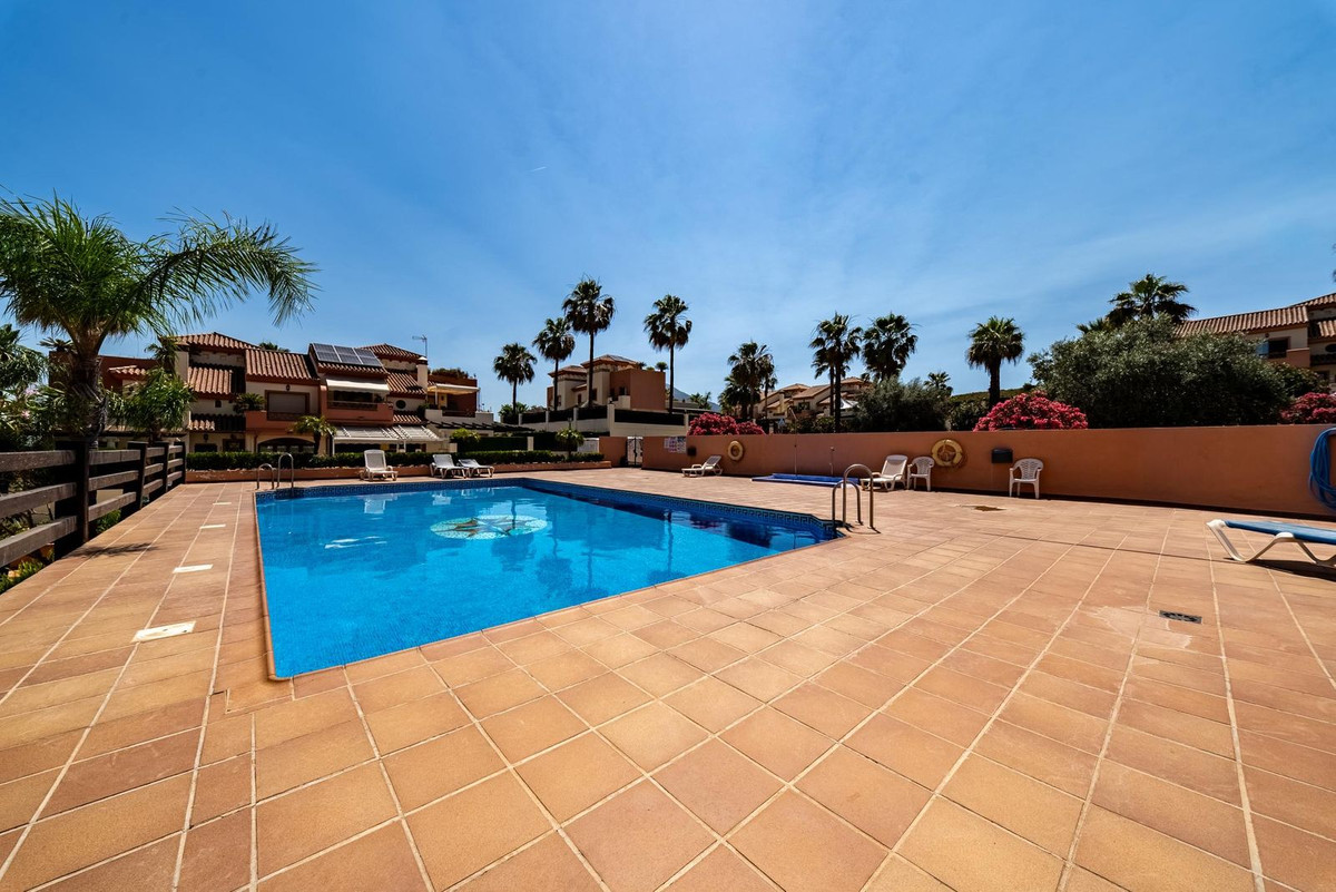 Se vende Villa - Chalet de 3 dormitorios en Costa Del Sol, Málaga, España