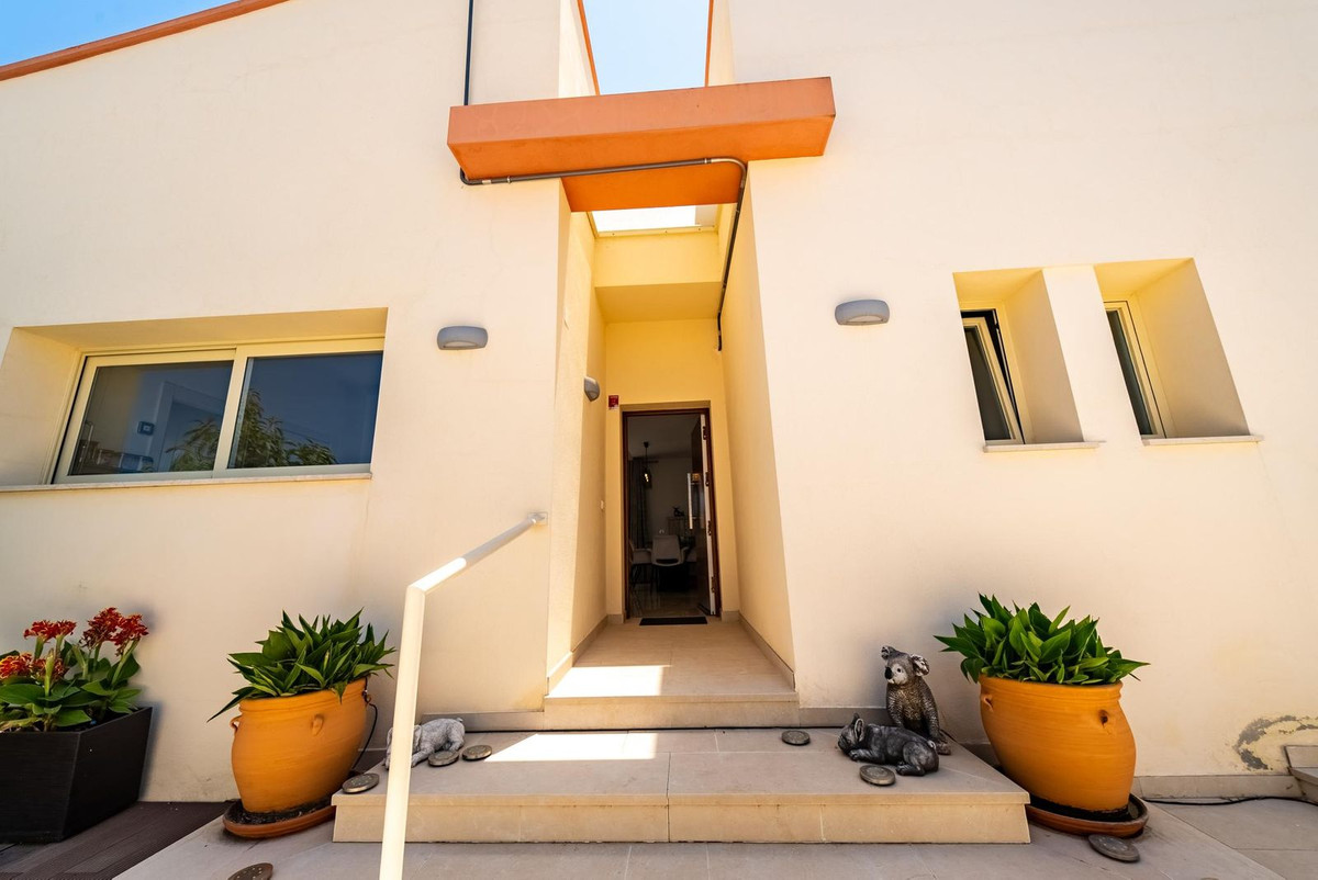 Se vende Villa - Chalet de 3 dormitorios en Costa Del Sol, Málaga, España