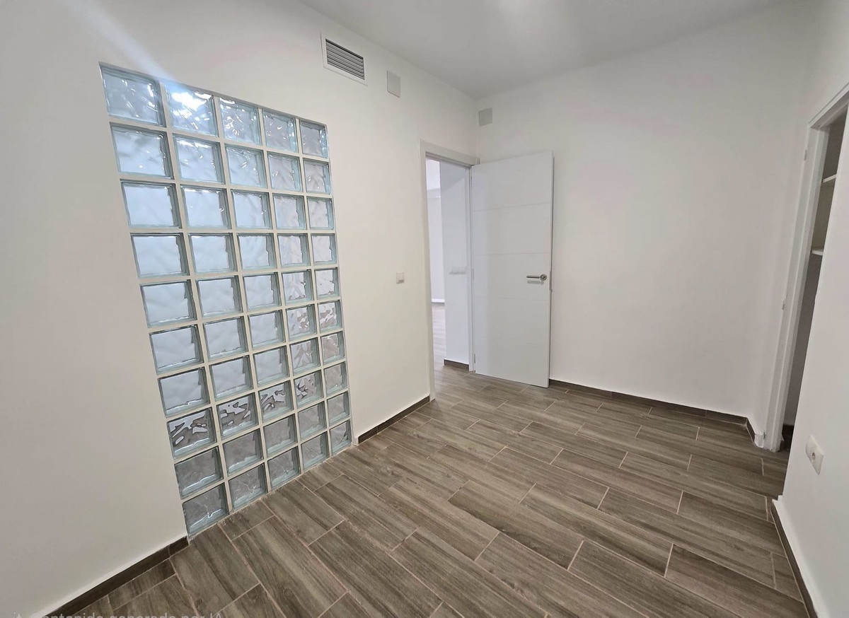 Se vende Apartamento Planta Media de 3 dormitorios en Costa Del Sol, Málaga, España