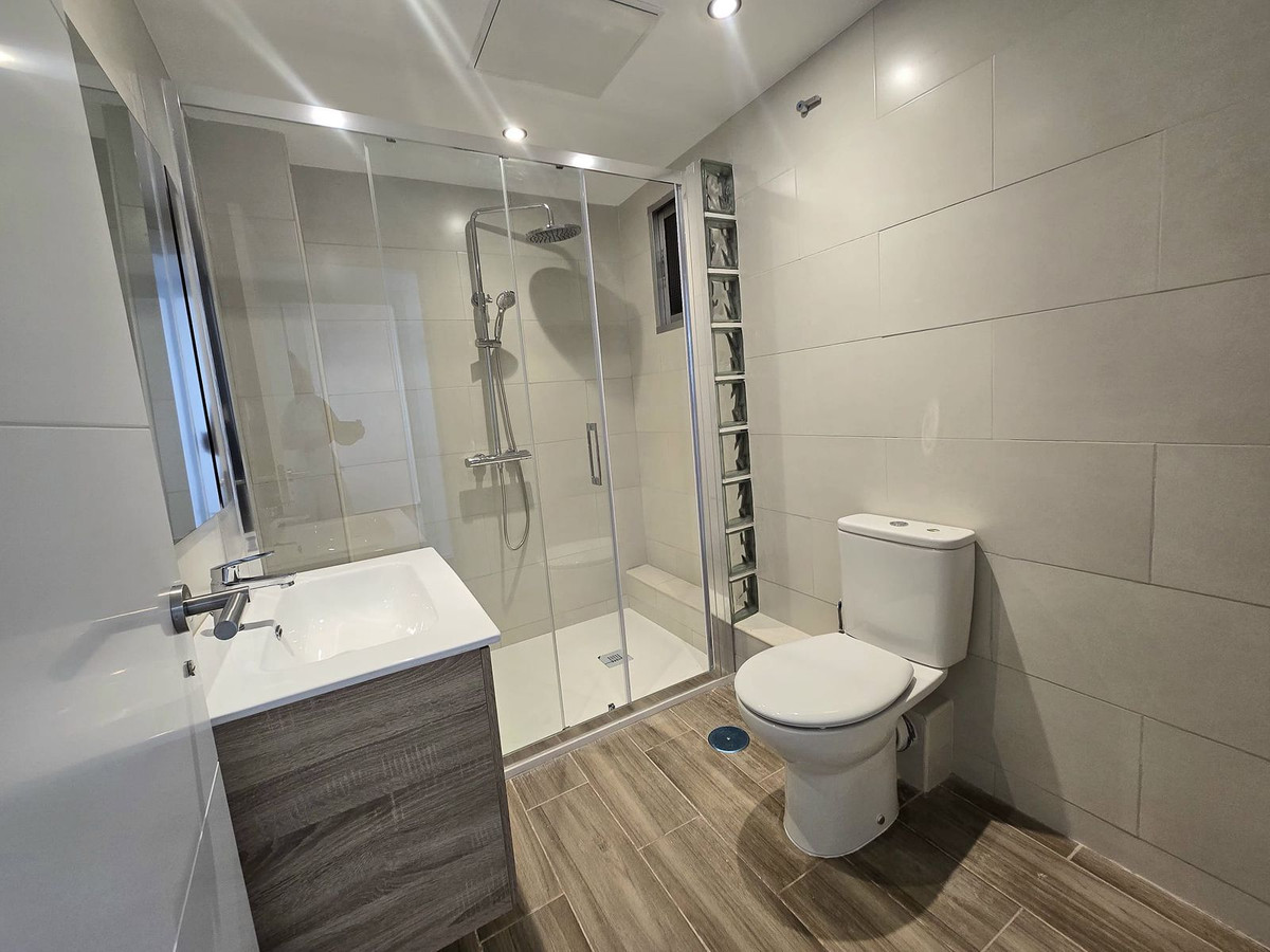 Se vende Apartamento Planta Media de 3 dormitorios en Costa Del Sol, Málaga, España