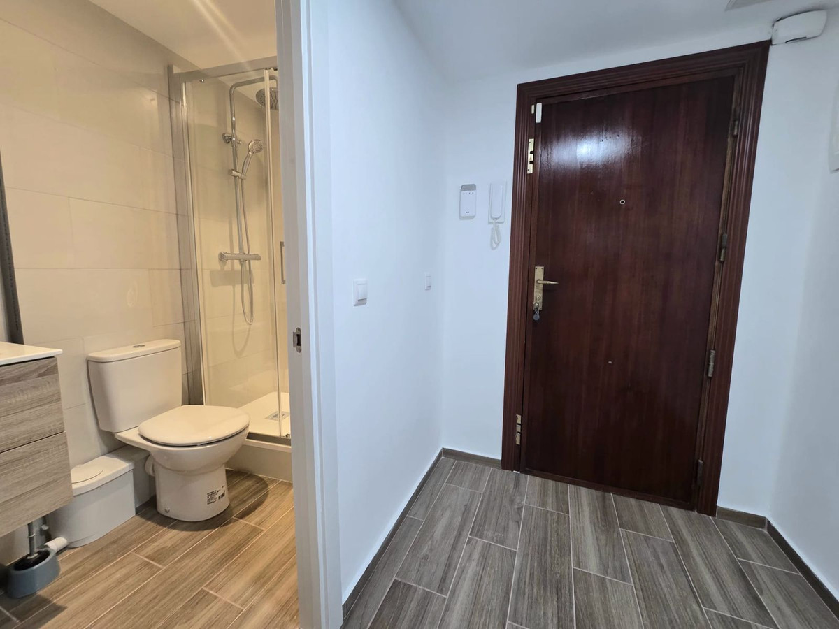 Se vende Apartamento Planta Media de 3 dormitorios en Costa Del Sol, Málaga, España