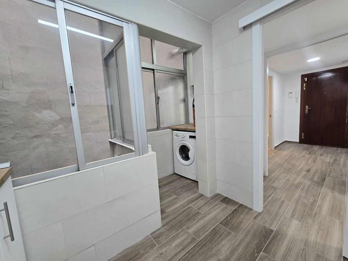 Se vende Apartamento Planta Media de 3 dormitorios en Costa Del Sol, Málaga, España