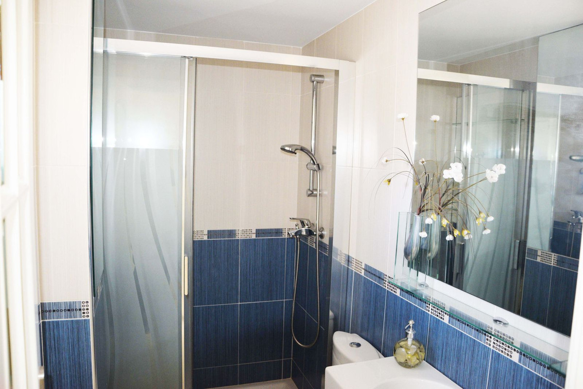 2 Bed Apartment for sale in Fuengirola Costa Del Sol, Málaga, Spain