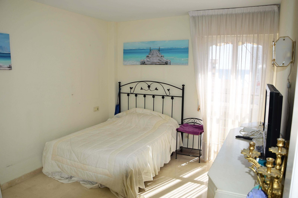 2 Bed Apartment for sale in Fuengirola Costa Del Sol, Málaga, Spain
